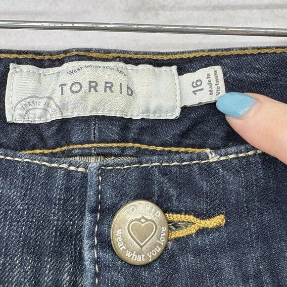 Torrid‎ Women’s Size 16 Crop Boyfriend Distressed Denim Fray Hem Stretch Jeans - Picture 5 of 7